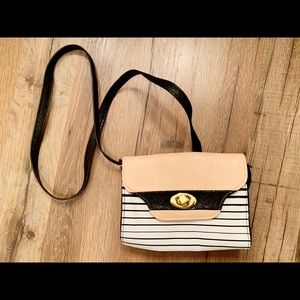 Jessica Simpson crossbody bag